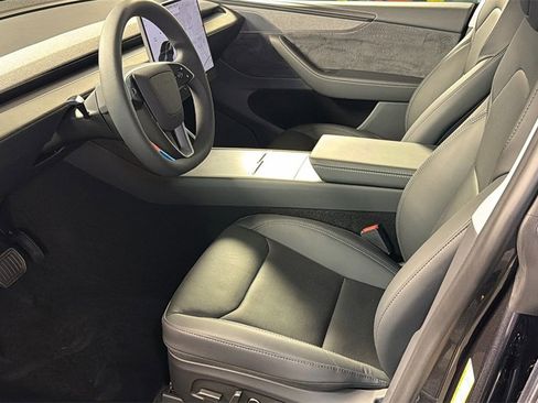 Used 2026 Tesla Model Y Long Range image 23