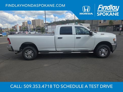 Used 2024 RAM 3500 Tradesman w/ Chrome Appearance Group AWD/4WD image 6