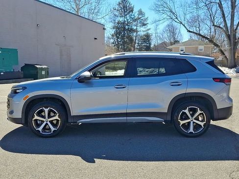 Certified 2025 Volkswagen Tiguan SE w/ Panoramic Sunroof Package image 6