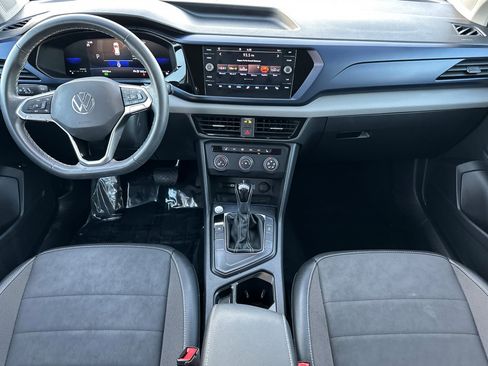 Certified 2022 Volkswagen Taos SE image 13