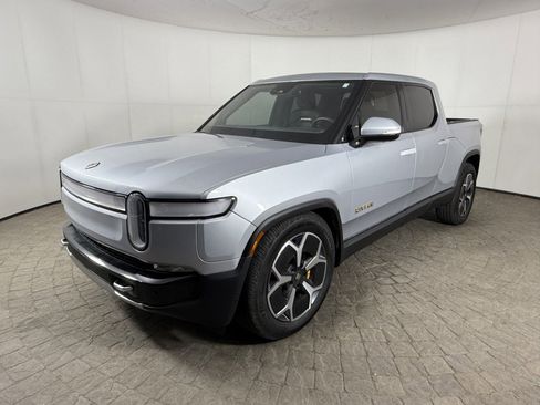 Used 2023 Rivian R1T Adventure image 4