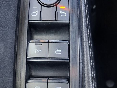 Used 2022 Nissan Rogue SV image 16