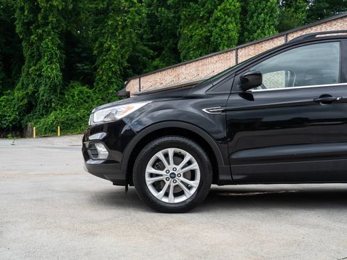 Used 2018 Ford Escape SEL AWD/4WD image 3