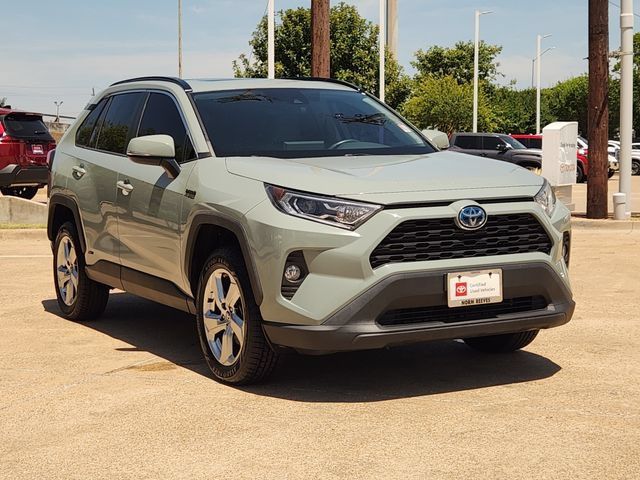 Used 2021 Toyota RAV4 XLE Premium AWD/4WD image 2