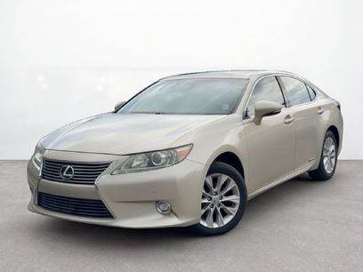 Used 2015 Lexus ES 300h w/ Navigation System Package
