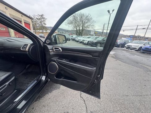 Used 2016 Jeep Grand Cherokee Overland w/ Advanced Technology Group image 23