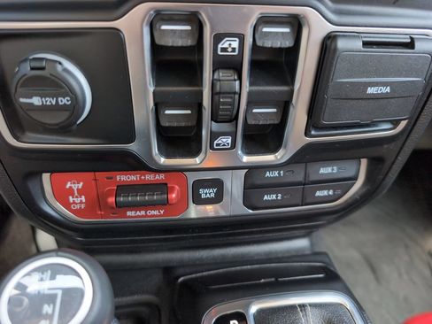 Used 2020 Jeep Wrangler Unlimited Rubicon AWD/4WD image 22