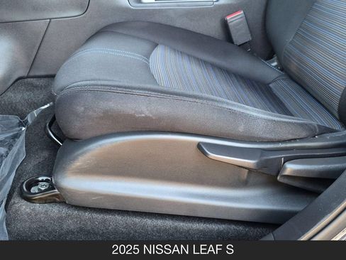 Certified 2025 Nissan Leaf S FWD image 15
