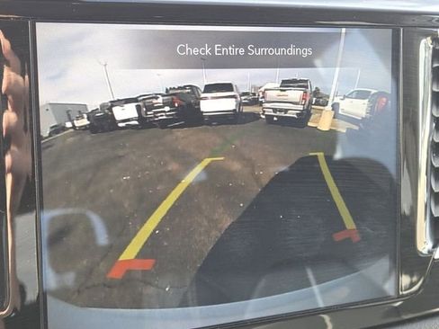 Used 2019 Chrysler Pacifica Touring-L Plus w/ Tire & Wheel Group image 4