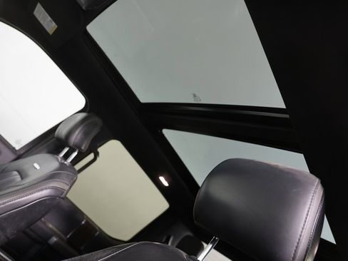 Used 2016 Ford F150 Platinum w/ Equipment Group 701A Luxury image 7