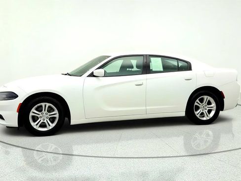 Used 2017 Dodge Charger SE w/ Popular Equipment Group RWD image 8
