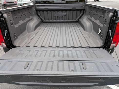 Used 2024 Chevrolet Colorado Z71 w/ Z71 Convenience Package 2 image 32