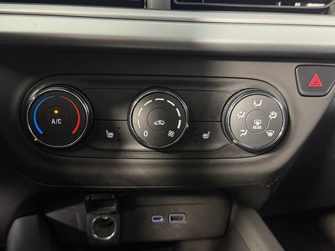 Used 2024 Chevrolet Trax LS w/ LS Convenience Package FWD image 15