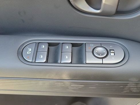 Used 2025 Hyundai Ioniq 5 SE RWD image 26