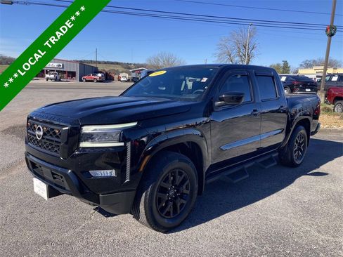 Used 2023 Nissan Frontier SV w/ Midnight Edition Package image 8