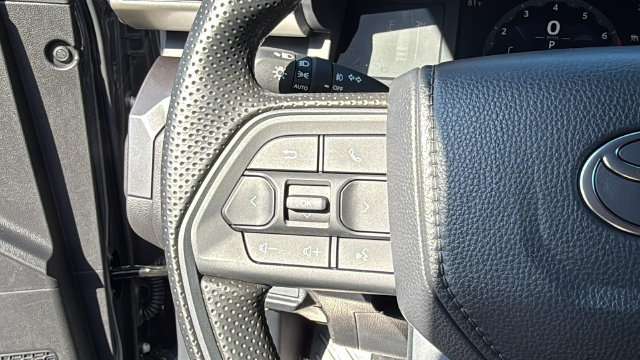 Used 2025 Toyota Tacoma SR5 AWD/4WD image 20