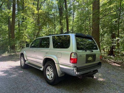 Used 2001 Toyota 4Runner SR5 AWD/4WD image 13