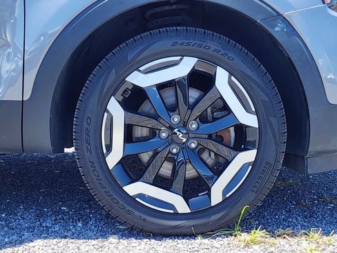 Certified 2024 Kia Telluride EX w/ EX Captain's Chair Package FWD image 12