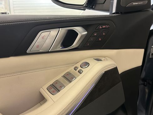 Used 2022 BMW X7 M50i AWD/4WD image 26