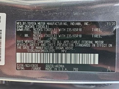 Used 2021 Toyota Highlander XLE image 31