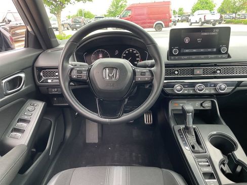 Used 2025 Honda Civic Sport image 12