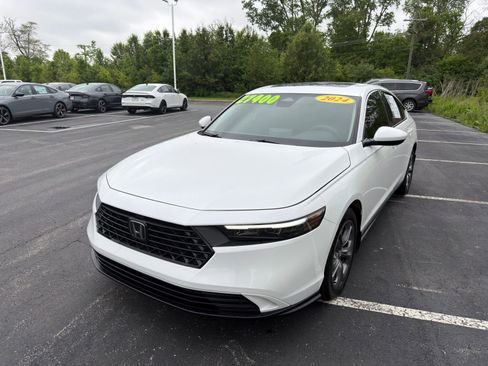 Used 2024 Honda Accord EX image 2