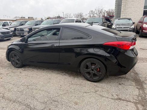 Used 2013 Hyundai Elantra image 2