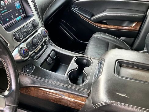 Used 2015 Chevrolet Suburban LT image 17