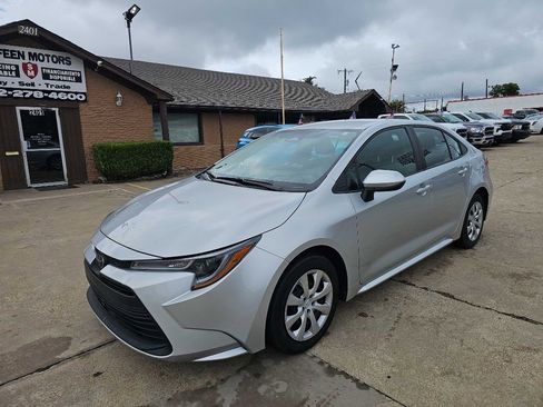 Used 2024 Toyota Corolla LE image 7