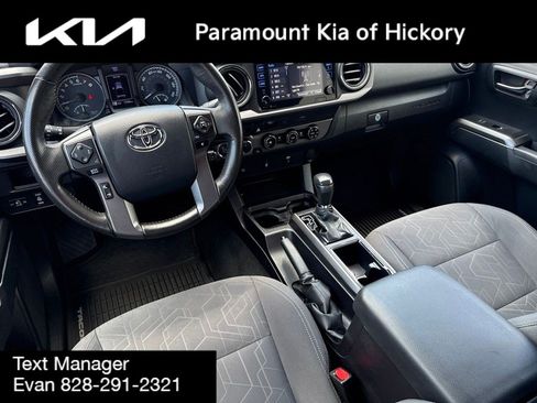 Used 2016 Toyota Tacoma TRD Sport w/ Towing Package AWD/4WD image 15