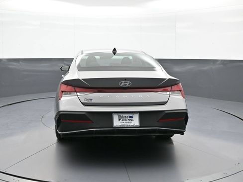 Certified 2024 Hyundai Elantra SEL FWD image 7