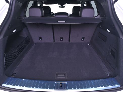 Used 2025 Porsche Cayenne image 19