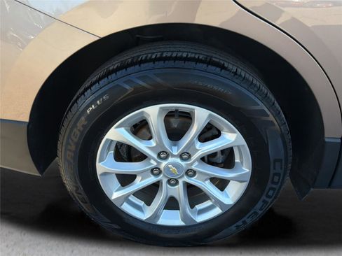 Used 2018 Chevrolet Equinox LT w/ Sun & Infotainment Package image 32