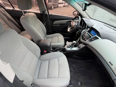 Used 2012 Chevrolet Cruze LT image 18