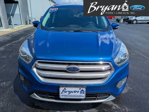 Used 2017 Ford Escape Titanium image 2