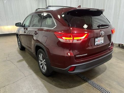 Certified 2019 Toyota Highlander XLE AWD/4WD image 6