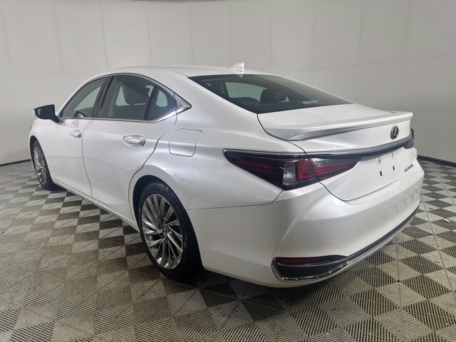 Used 2023 Lexus ES 300h Ultra Luxury FWD image 7