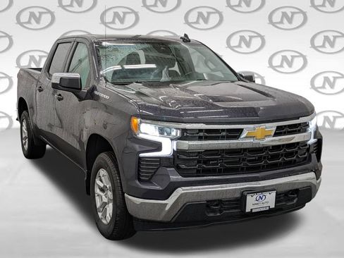 Used 2023 Chevrolet Silverado 1500 LT AWD/4WD image 18