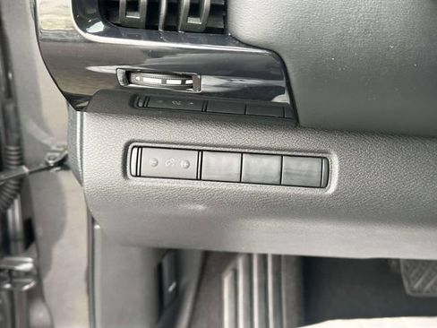 Used 2024 Nissan Pathfinder S AWD/4WD image 19