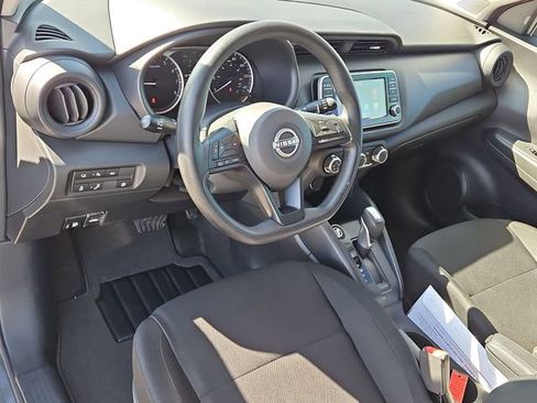 Certified 2025 Nissan Kicks Play S image 15