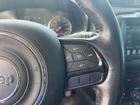 Used 2018 Jeep Renegade Altitude w/ Safety & Security Group AWD/4WD image 17