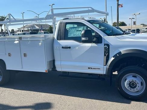 New 2025 Ford F550 4x4 Regular Cab Super Duty image 6