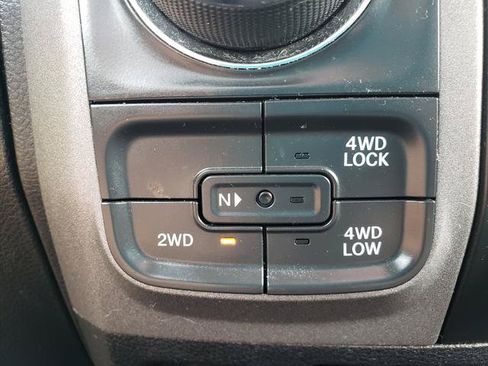 Used 2018 RAM 1500 Express AWD/4WD image 21