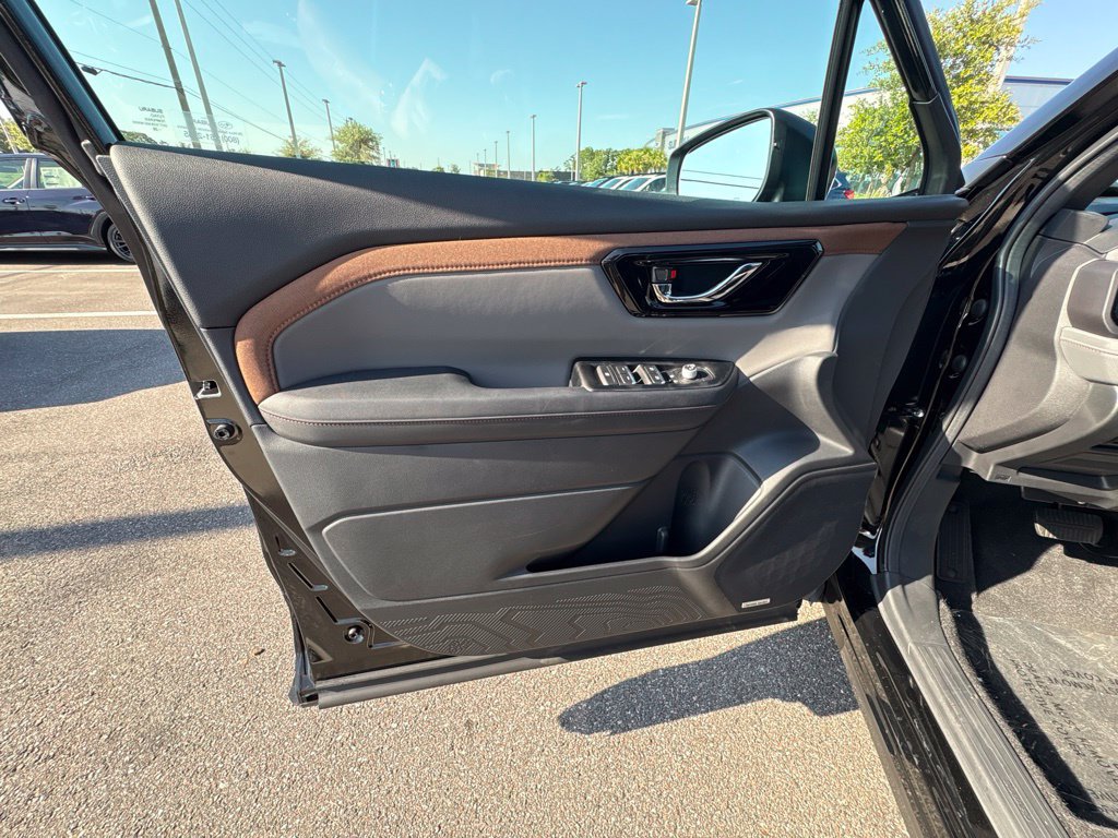 New 2026 Subaru Forester Touring AWD/4WD image 11