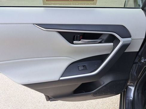 Certified 2022 Toyota RAV4 XLE image 8