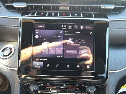 New 2025 Jeep Grand Cherokee Laredo X w/ Luxury Tech Group I image 5