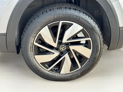 Used 2025 Volkswagen Atlas SE FWD image 31