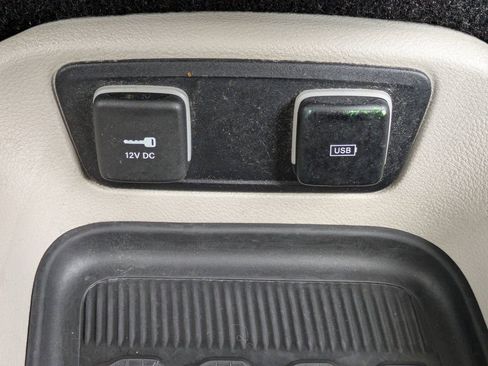 Used 2019 Chrysler Pacifica Limited image 23