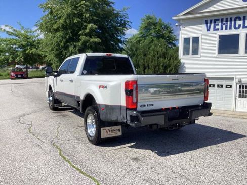 Certified 2025 Ford F350 Platinum w/ Platinum Plus Package AWD/4WD image 4
