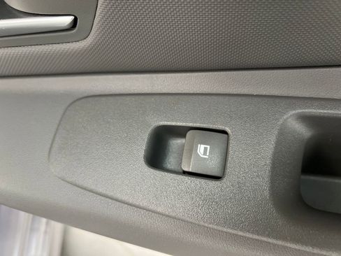 Used 2025 Hyundai Elantra SEL image 18